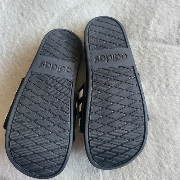 Adidas Velcro Slides Black White Size Youth 4 - Picture 4 of 6